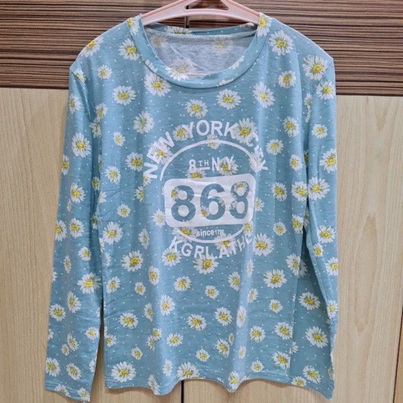 Kaos Lengan Panjang Hijau Motif Bunga