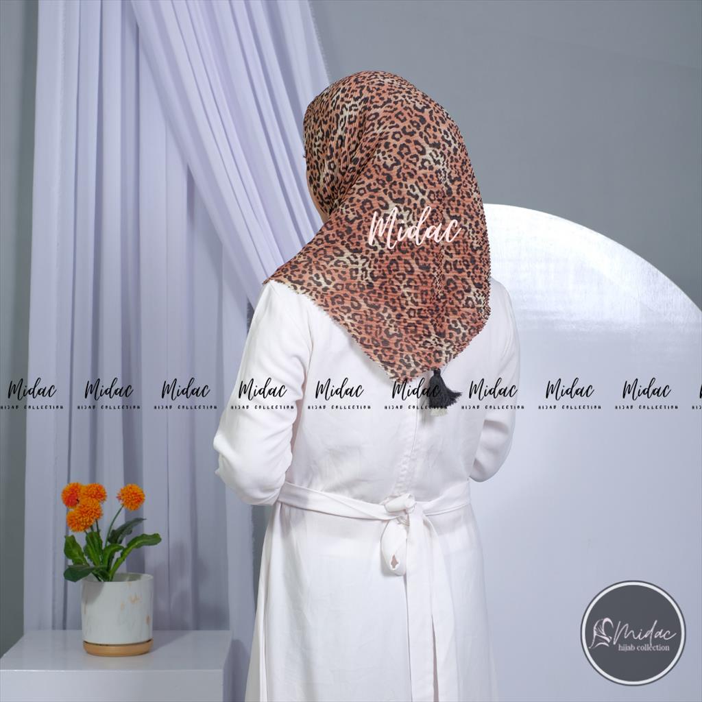 Hijab Segi Empat Plisket Motif Leopard - Plisket Motif