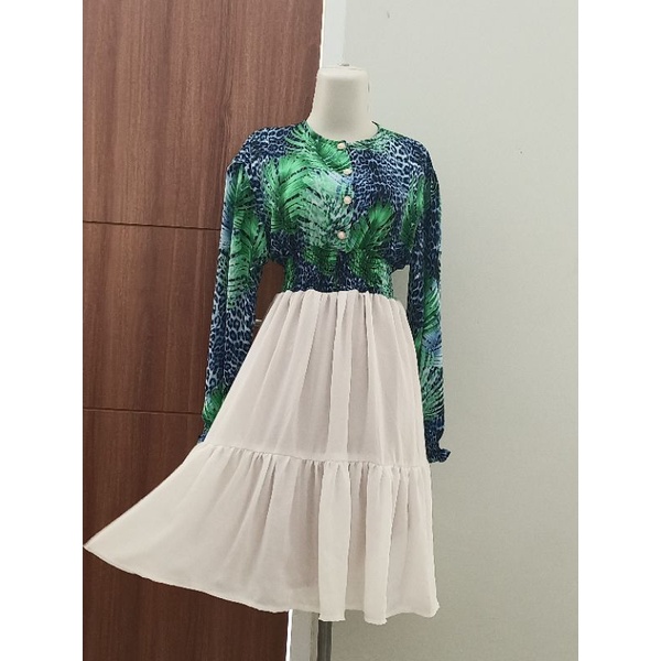 TUNIK HIJAU MOTIF DAUN