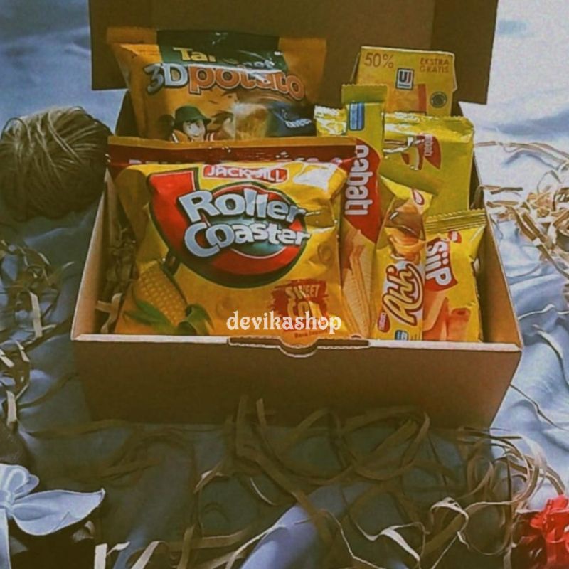 

HAMPERS BOX YELLOW LIGHT/GIFT BOX/KADO ULANG TAHUN WISUDA PARSEL