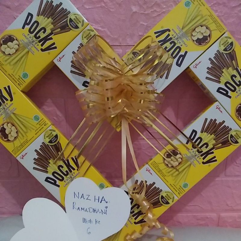 

pocky bentuk love / pocky banana bisa reques varian free box + kartu ucapan