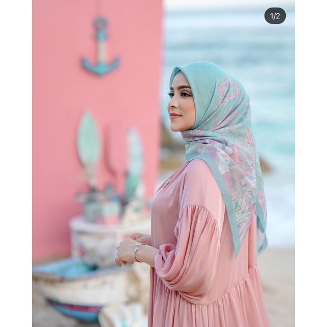 disney x buttonscarves warna teal