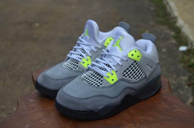 jordan retro 4 cool grey volt