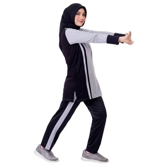 Setelan Baju Olahraga Couple Muslimah Lengan Panjang (edition spesial kemerdekaan)-Cewe Black Grey