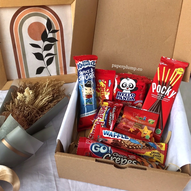 

Large Hampers Snack Design Vintage Aesthetic (include greeting card + Packing)