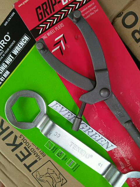 Treker Cvt Paket 2 Pcs Tekiro Dan Grip On Kunci Pully Cvt Dan Tahanan Cvt Sedia Treker Shopee Indonesia