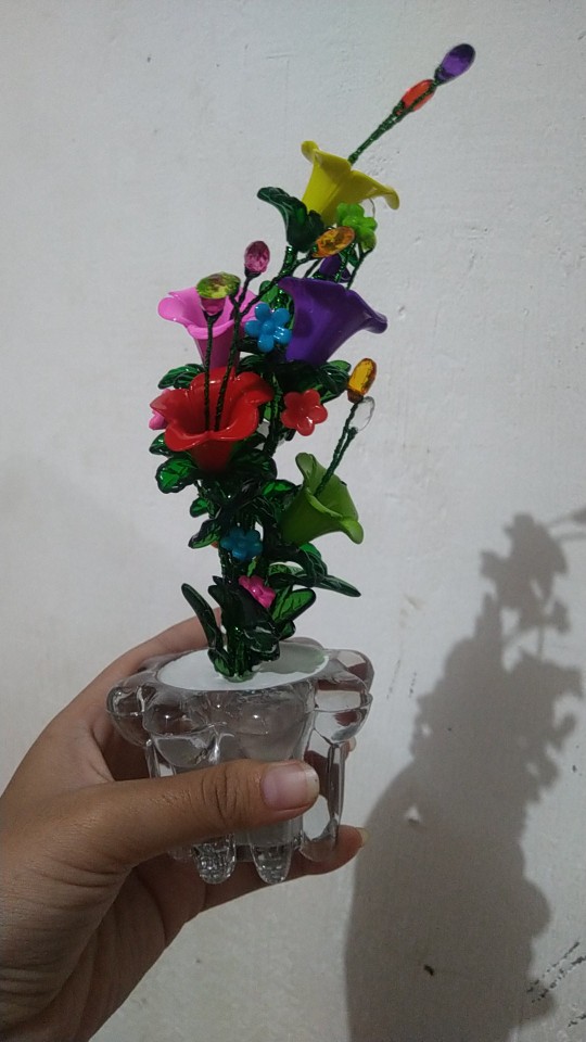 Bunga Tulip Manik Akrili Rainbow Pot Kaca