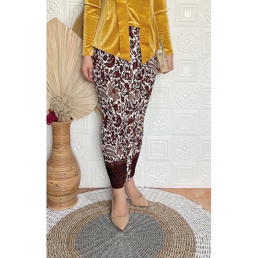 Rok Plisket batik premium tebal bunga putih coklat uk. Standart dan Jumbo