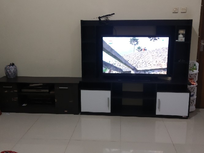 Rak Tv Cabinet Tinggi Wu 8214