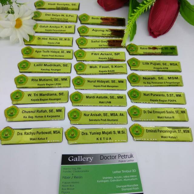 

Name tag aplikasi magnet lapis fiber aluminium