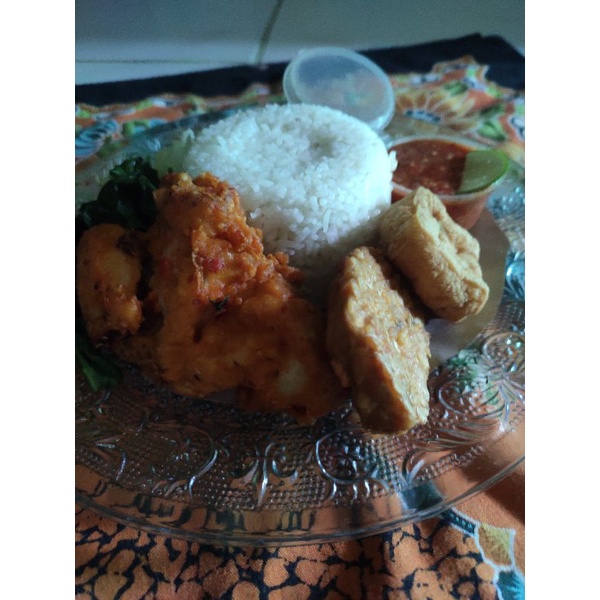 

Nasi_Tempong_Ayam_Bumbu+Esteh