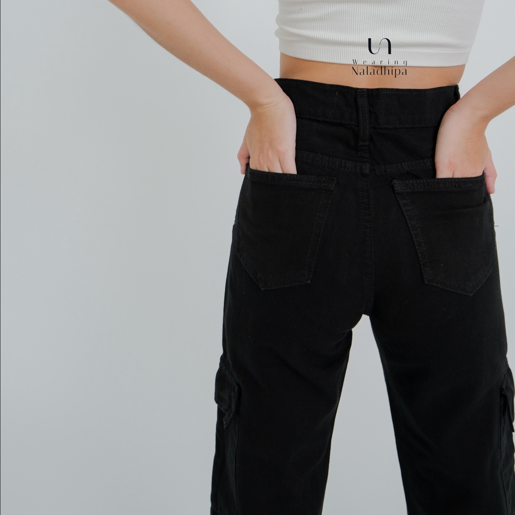 Tara Cargo Hitam Unfinished - Highwaist Cargo Jeans Pants Wanita