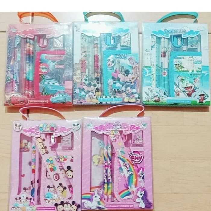 

Alat Tulis Sekolah / 1 Set Perlengkapan Hello Kitty / Karakter HK