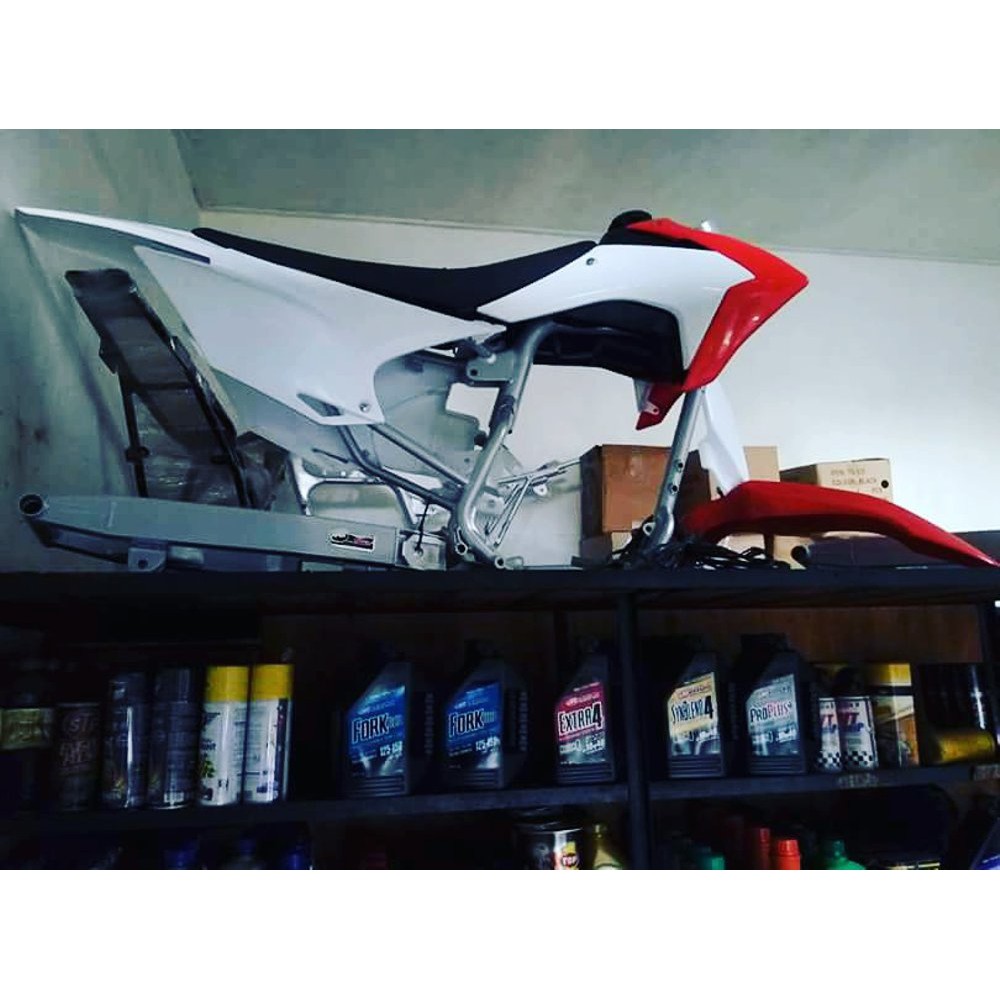 rangka plus body crf230 snd termasuk arm unitrak dan monoshock