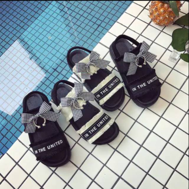 Sepatu Sandal Lucu Unik