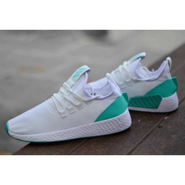 COD ( Bayar Di Tempat) Sneaker Olahraga Cewek Murah Sepatu Adidas NMD R2 Woman Adidas NMD Mastermind