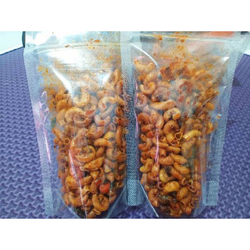 

Makaroni Bantet pedes daun jeruk isi 60Gr pedes gila ready jakarta