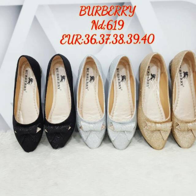 Sepatu Flat BURBERRY