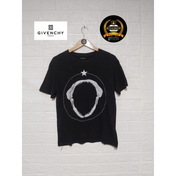 kaos Givenchy second