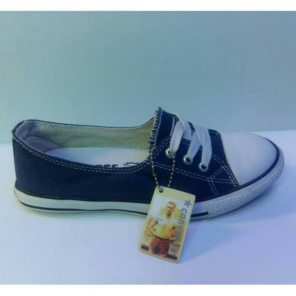 sepatu slip on converse women