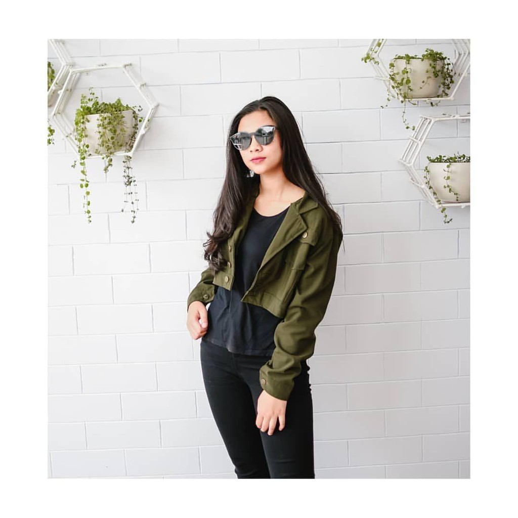 Moni Crop l Jaket Wanita