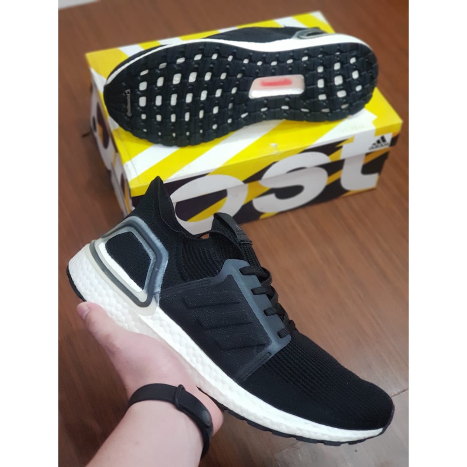ADIDAS ULTRABOOST 19  DOUBLE BLACK BNIB PREMIUM IMPORT VIETNAM/SEPATU LARI PRIA ADIDAS IMPORT/ADIDAS