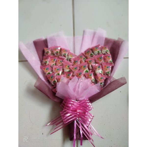 

Boquet bunga, Yupi, Hadiah Ulang Tahun