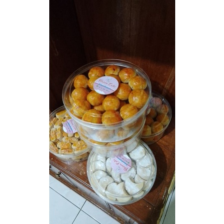 

KUE LEBARAN NASTAR KASTENGEL PUTRI SALJU SEMPRIT 500g