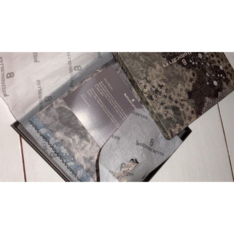 PRELOVED BUTTONSCARVES HARAMAIN