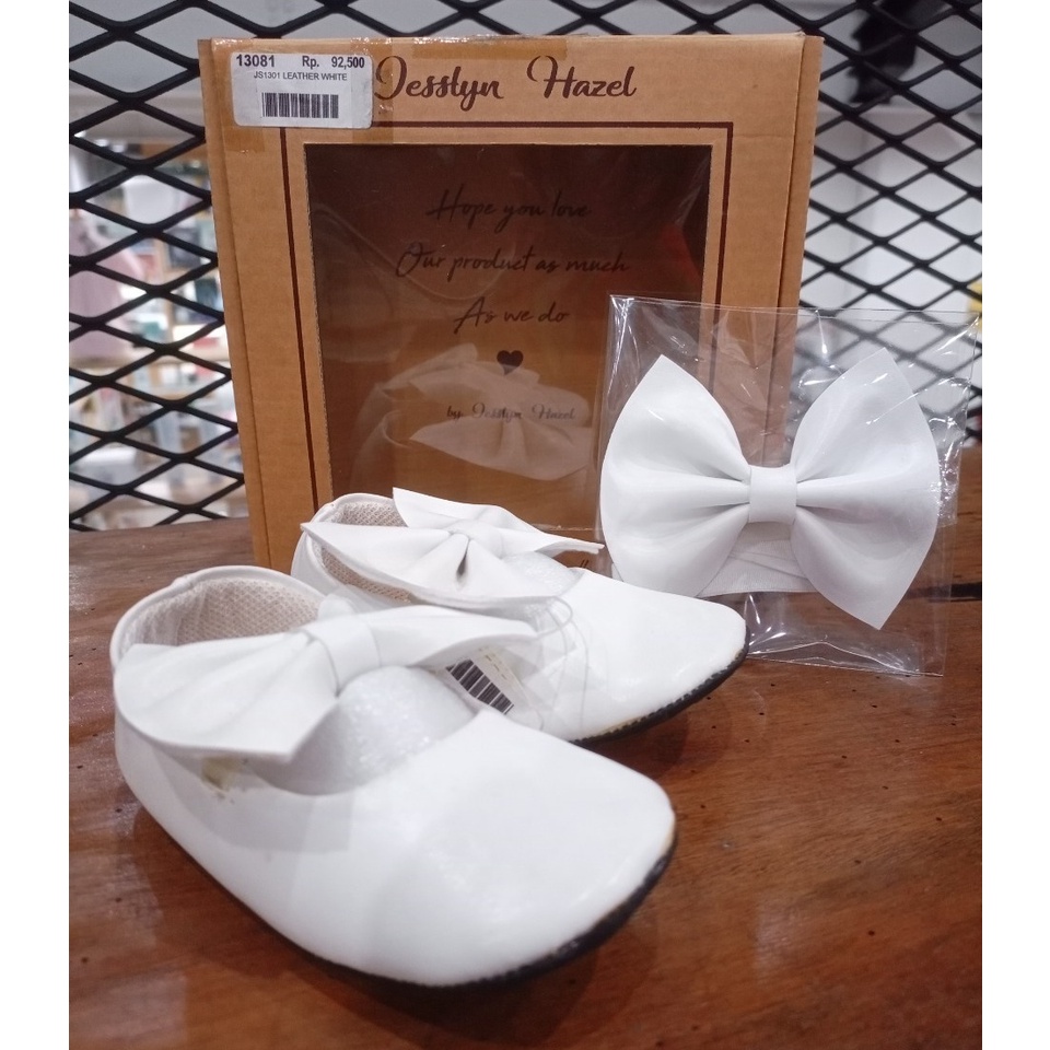 SEPATU BAYI LEATHER WHITE JS1301