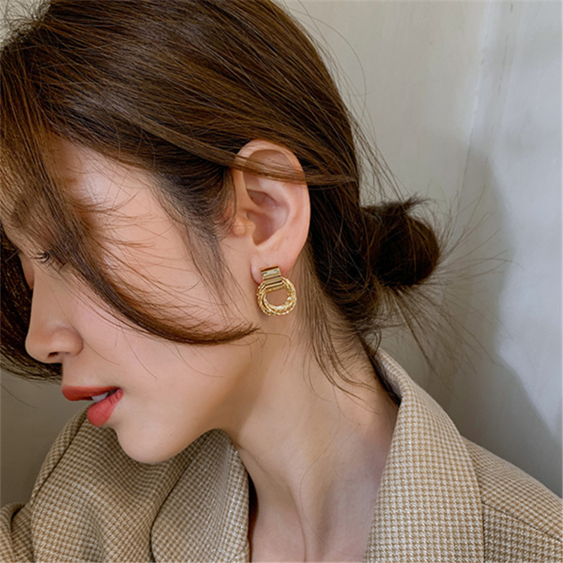 Anting Bentuk Bulat Geometris Warna Emas Gaya Korea Untuk Wanita