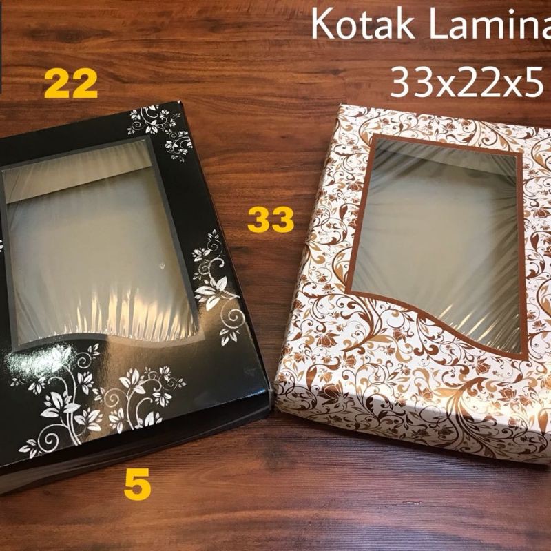 

Kotak Mika 33x22x5 Gift Box Kotak Kado Box souvenir Box kemasan