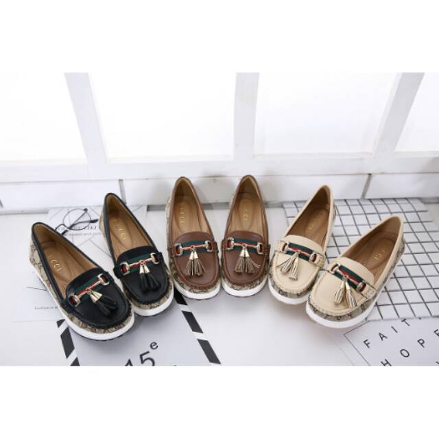 Sepatu wedges gucci
