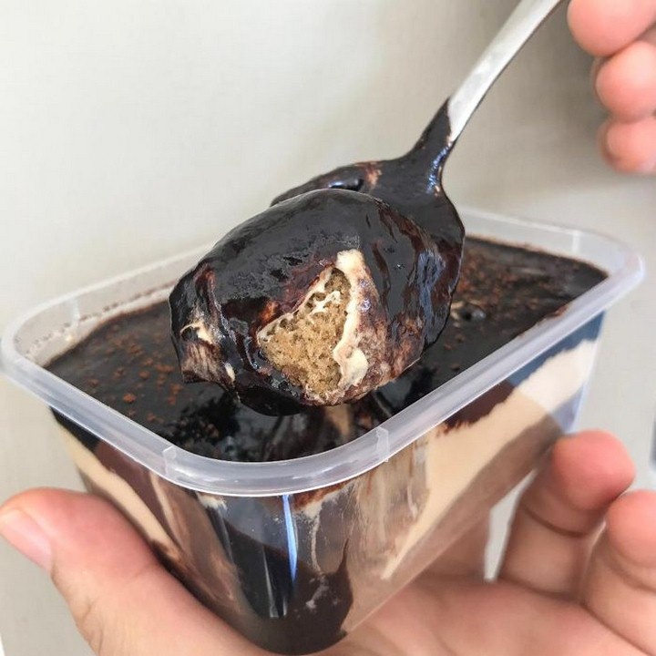 

Single Dessert Box Tiramisu Chocolate
