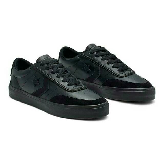 Converse courtlandt black