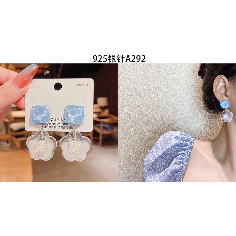 Anting AT87 White Flower Kualitas Premium S925 Made in Korea Fashion Fashion Wanita Anting Lucu Unik Keren /Deluna / BB