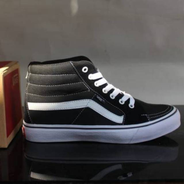 Sepatu vans sk8