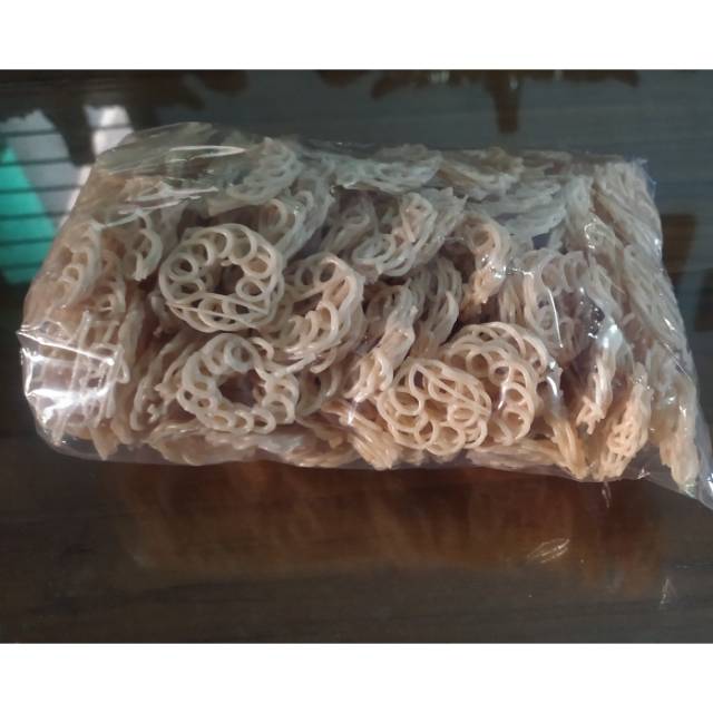 

Kerupuk Uyel