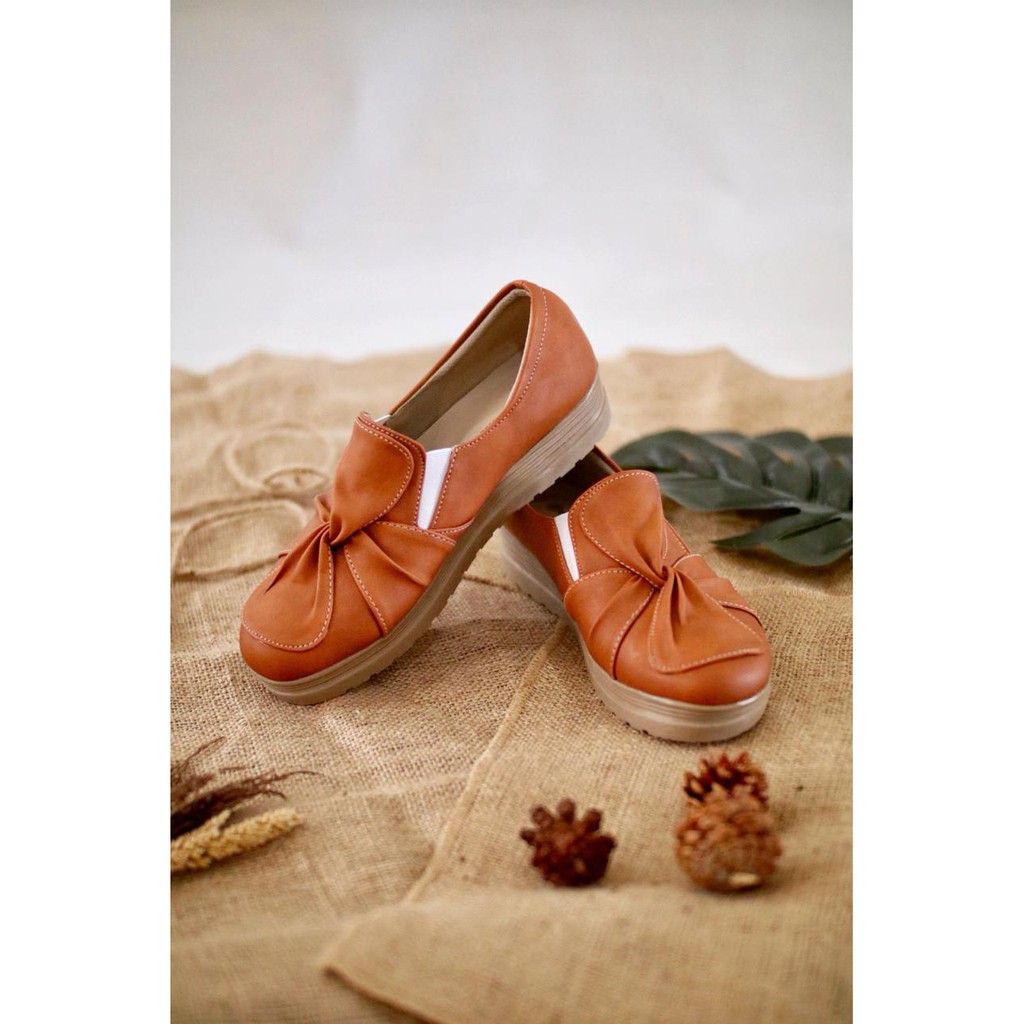 SLIP ON WANITA SNEAKERS WANITA