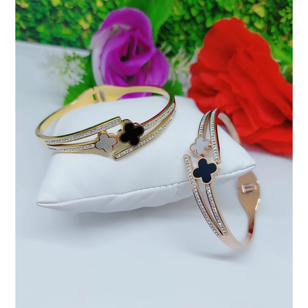 Gelang Titanium Permata  A,B