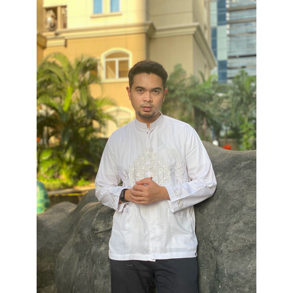 BAJU KOKO PRIA WARNA PUTIH LENGAN OBLONG FABIO TARBIYAH EKSLUSIF MOSLEM WEAR
