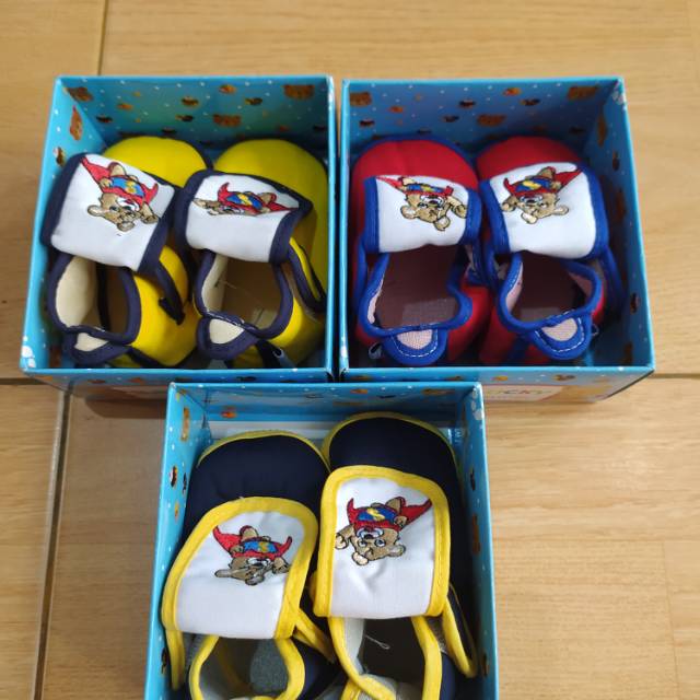 Sepatu Bayi Dalam kotak baby lucky