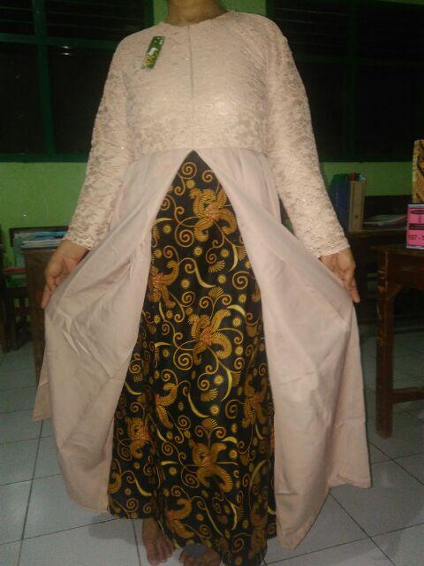 Maura Couple - Sania Ruffle Batik Couple Ori Ndoro Jowi Dnt Garansi Termurah Shopee - Sarwendah