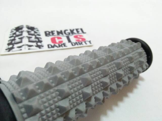 Handgrip MX Crossbone Pillow