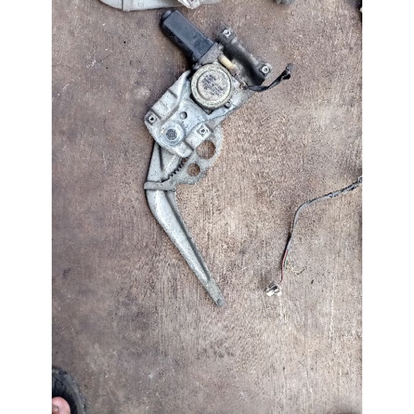 power window belakang kiri mazda 323 elite trendy ford laser gl