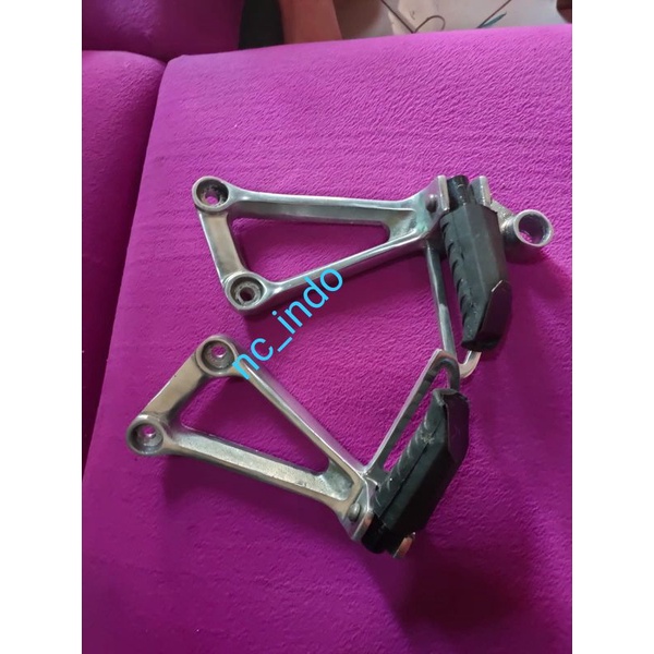 footstep belakang pijakan kaki belakang postep cbr 150fi k45a lokal mata 2 cbr 150r