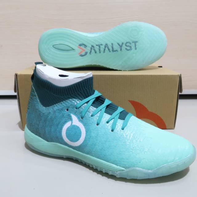 Sepatu futsal Ortuseight Catalyst Mercury in