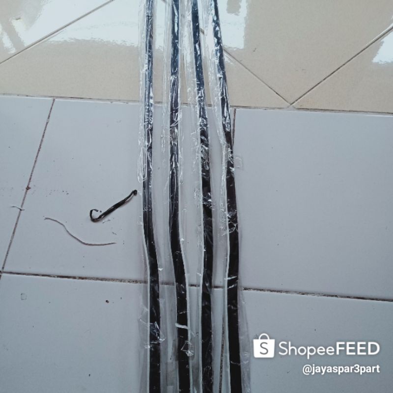 Karet Pelipit Kaca L300 dalam