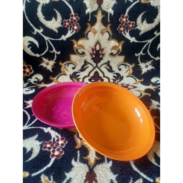 Tupperware plate