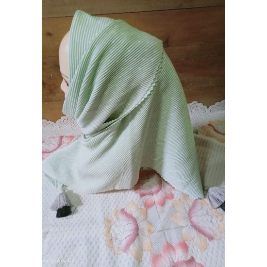 jilbab segiempat plisket